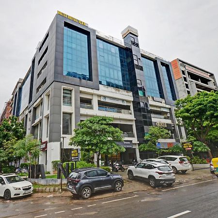 Hotel Royal Ican Sindhubhavan Road Ахмедабад Екстериор снимка
