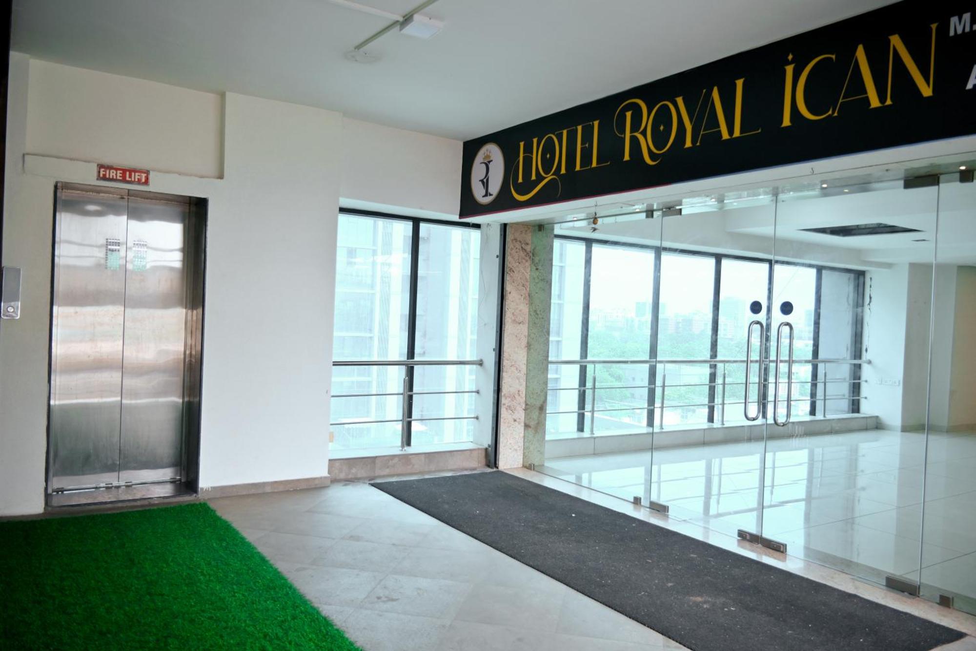 Hotel Royal Ican Sindhubhavan Road Ахмедабад Екстериор снимка