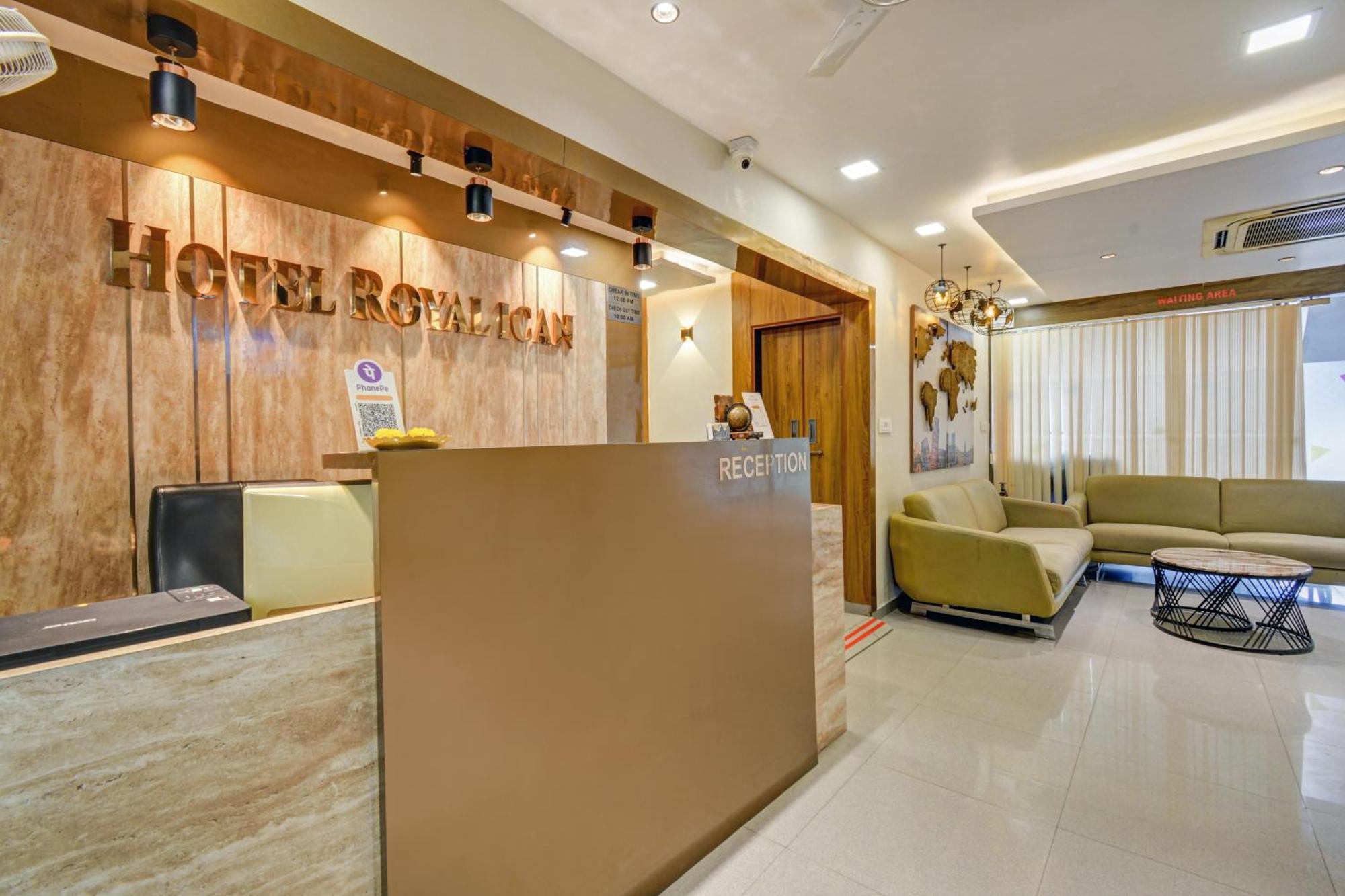 Hotel Royal Ican Sindhubhavan Road Ахмедабад Екстериор снимка